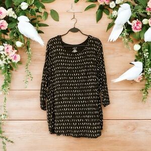 Apt. 9 Essentials Black & White Bird Print Top